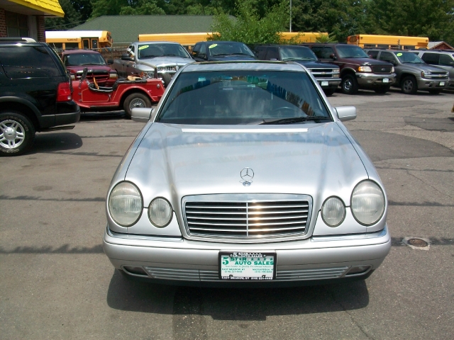 Image 22 of 1998 Mercedes-Benz E-Class…