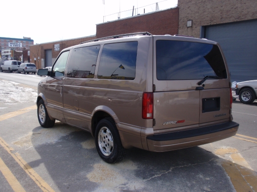 Image 5 of 2005 Chevrolet Astro…