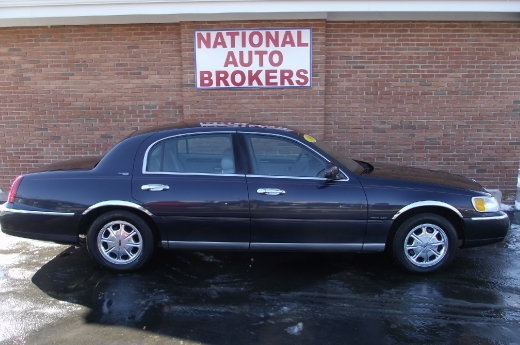 Image 4 of 1999 Lincoln Town Car…