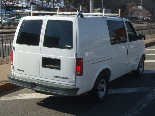 Image 2 of 2002 Chevrolet Astro…