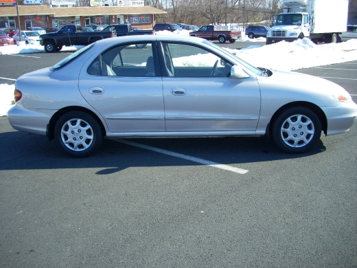 Image 1 of 2000 Hyundai Elantra…