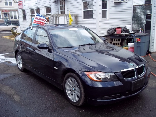 Image 2 of 2007 BMW 328 xi Middle…