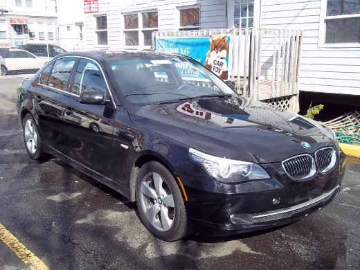Image 2 of 2008 BMW 528 xi Middle…