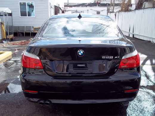 Image 5 of 2008 BMW 528 xi Middle…