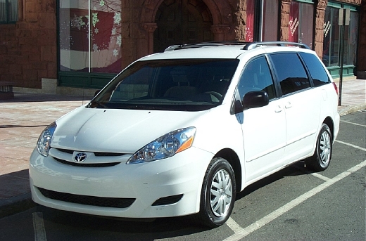 Image 1 of 2008 Toyota Sienna LE…