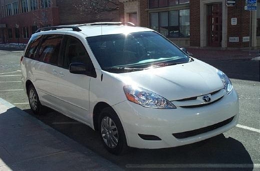 Image 2 of 2008 Toyota Sienna LE…