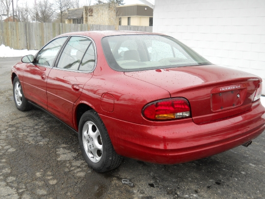 Image 2 of 1998 Oldsmobile Intrigue…