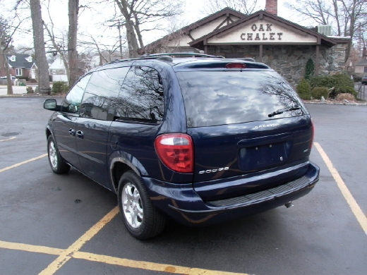 Image 2 of 2004 Dodge Caravan SXT…