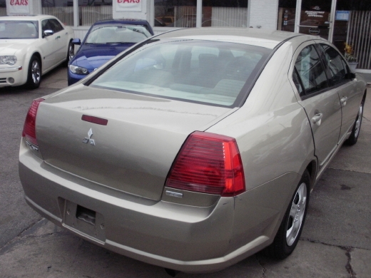 Image 4 of 2005 Mitsubishi Galant…