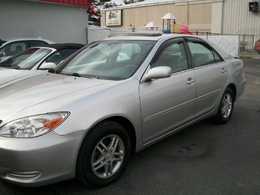 Image 2 of 2002 Toyota Camry LE…