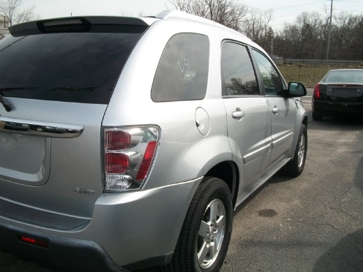 Image 4 of 2005 Chevrolet Equinox…