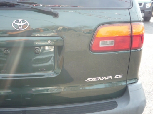 Image 1 of 2000 Toyota Sienna CE…