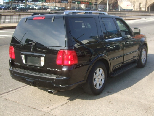 Image 1 of 2004 Lincoln Navigator…