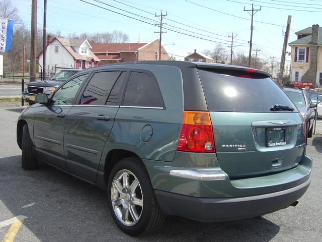 Image 3 of 2005 Chrysler Pacifica…