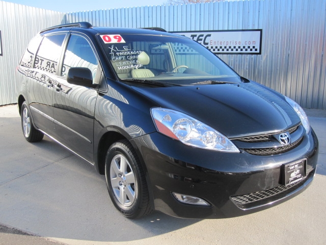 Image 2 of 2009 Toyota Sienna Mini-van,…