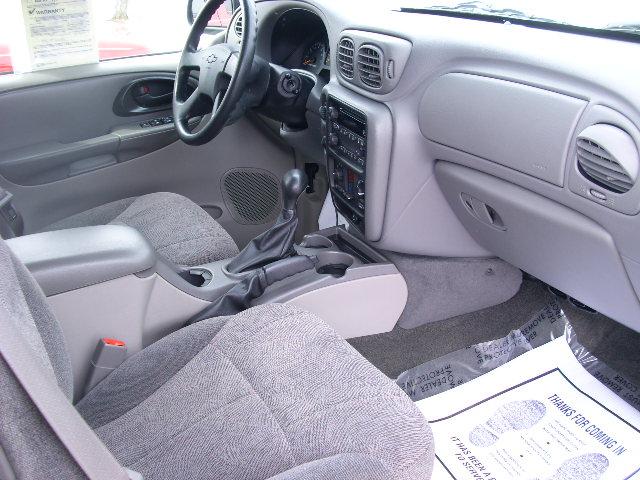 Image 1 of 2004 Chevrolet TrailBlazer…