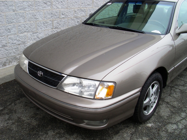 Image 1 of 1998 Toyota Avalon XLS…