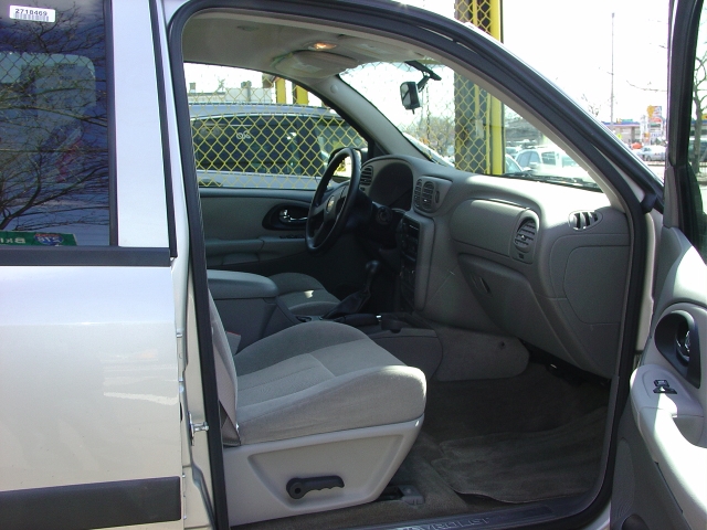 Image 2 of 2005 Chevrolet TrailBlazer…