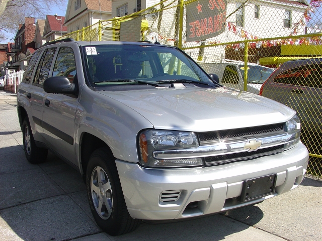Image 3 of 2005 Chevrolet TrailBlazer…
