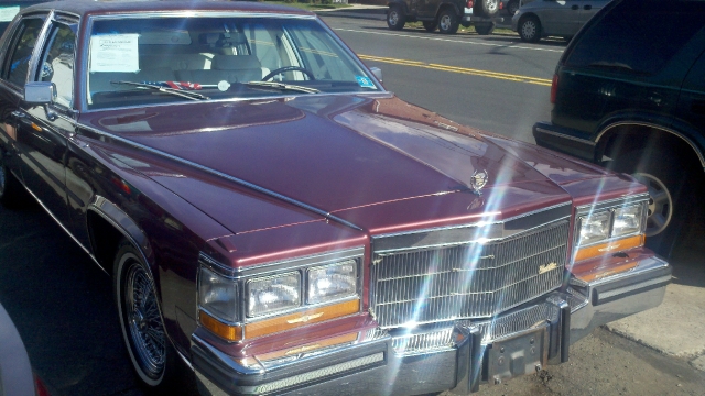 Image 2 of 1986 Cadillac Fleetwood…