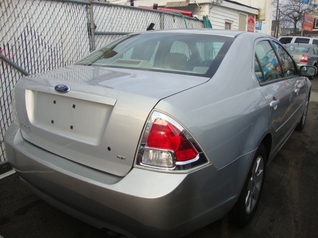 Image 1 of 2006 Ford Fusion SE…