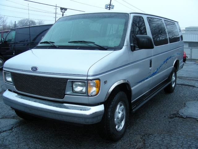 Image 2 of 2001 Ford Econoline…