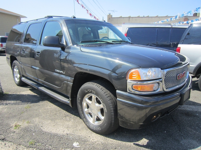 Image 2 of 2003 GMC Yukon XL 1500…
