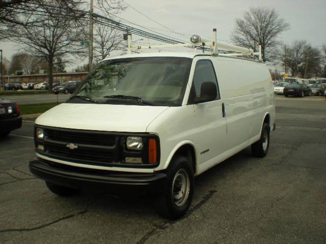 Image 2 of 2000 Chevrolet Express…