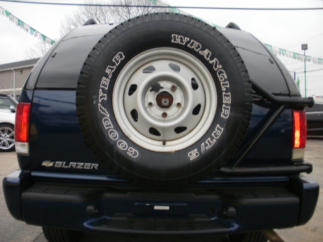 Image 3 of 2004 Chevrolet Blazer…