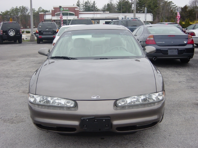 Image 3 of 2001 Oldsmobile Intrigue…