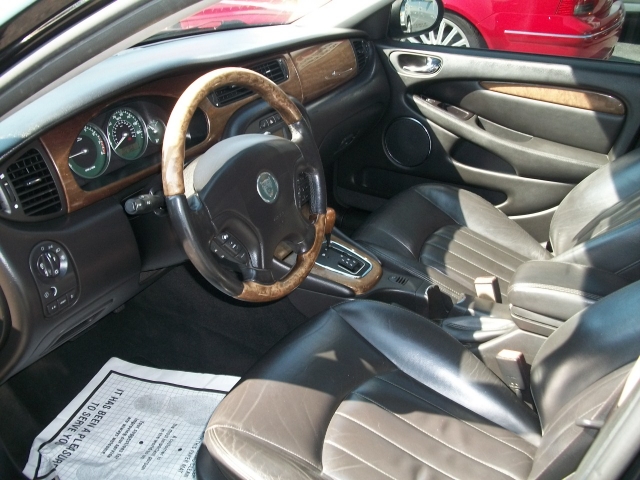 Image 2 of 2003 Jaguar X-Type 2.5…