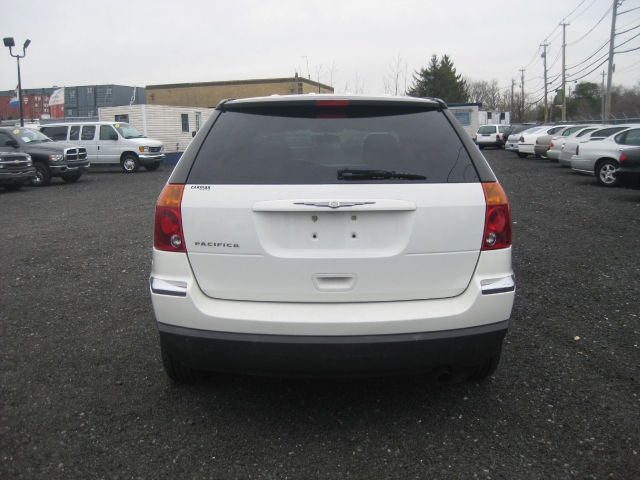 Image 2 of 2004 Chrysler Pacifica…
