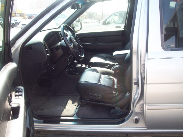 Image 5 of 2004 Nissan Pathfinder…