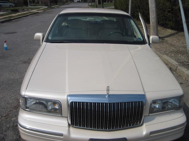 Image 5 of 1997 Lincoln Town Car…