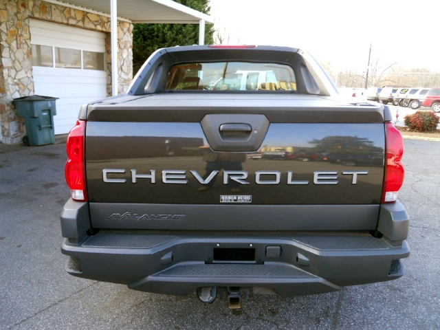 Image 3 of 2004 Chevrolet Avalanche…
