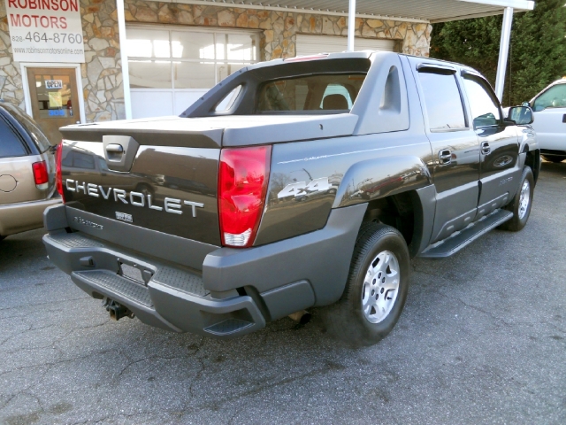 Image 4 of 2004 Chevrolet Avalanche…