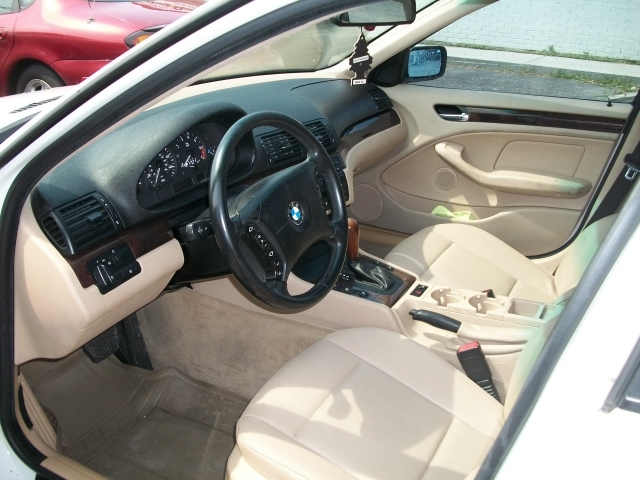 Image 10 of 2002 BMW 325 i Bayshore,…