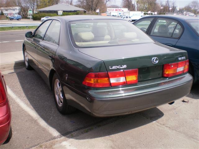Image 1 of 1999 Lexus ES 300 Base…