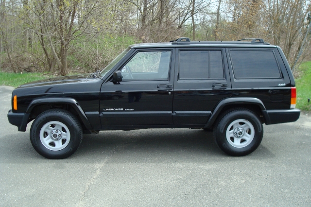 Image 1 of 1999 Jeep Cherokee Sport…