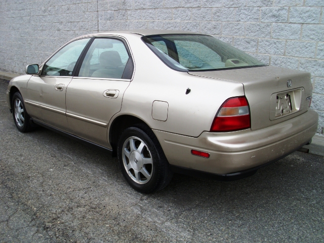 Image 1 of 1995 Honda Accord EX…