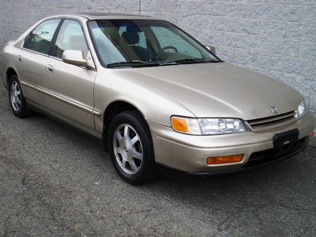 Image 2 of 1995 Honda Accord EX…