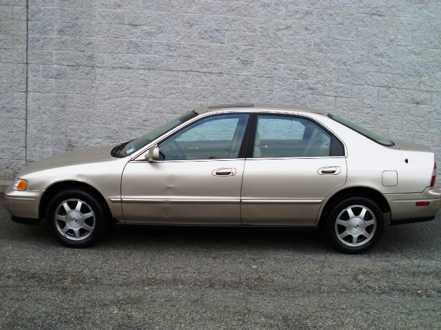 Image 5 of 1995 Honda Accord EX…