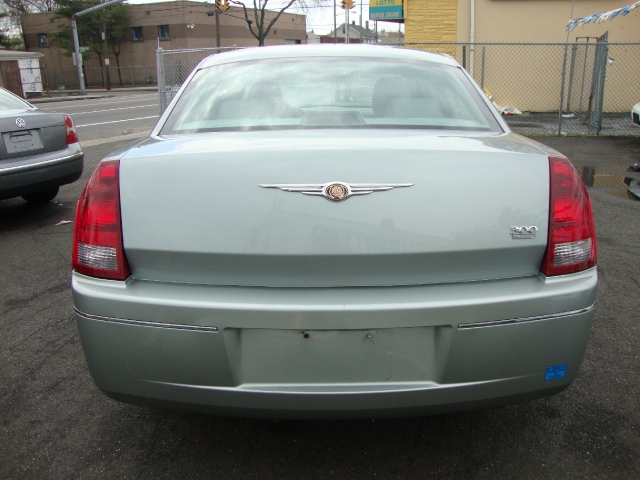 Image 1 of 2005 Chrysler 300 Touring…