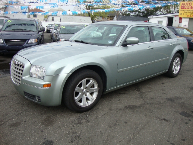 Image 5 of 2005 Chrysler 300 Touring…