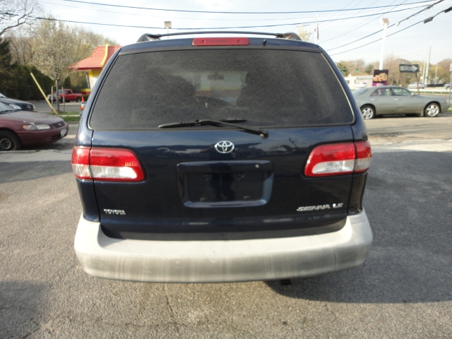 Image 1 of 2003 Toyota Sienna LE…