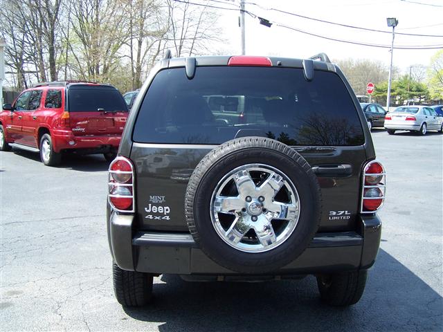 Image 2 of 2005 Jeep Liberty Limited…