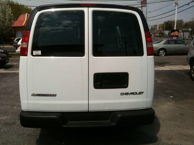 Image 10 of 2005 Chevrolet Express…