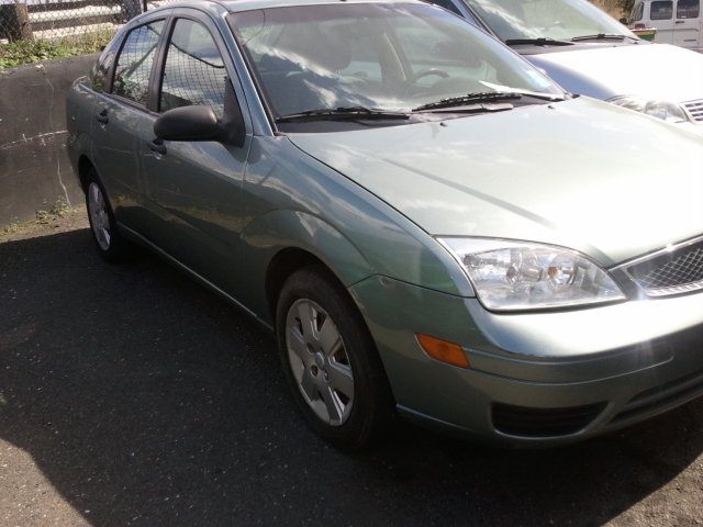 Image 3 of 2006 Ford Focus ZX4…