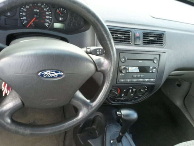Image 9 of 2006 Ford Focus ZX4…