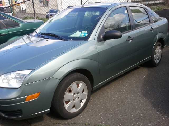 Image 5 of 2006 Ford Focus ZX4…